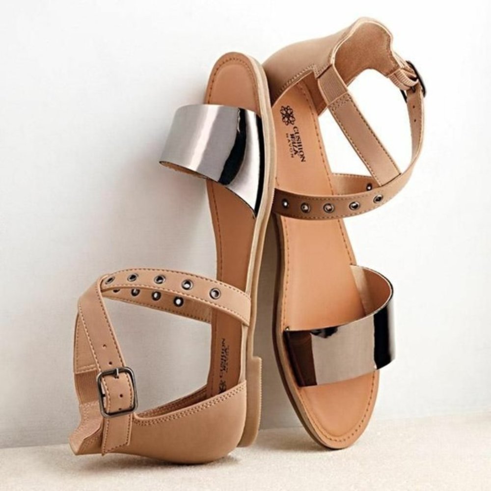 Cushion Walk Criss Cross Comfort Flat